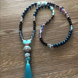 HANDMADE NECKLACE MADE WITH BEAUTIFUL BEADS